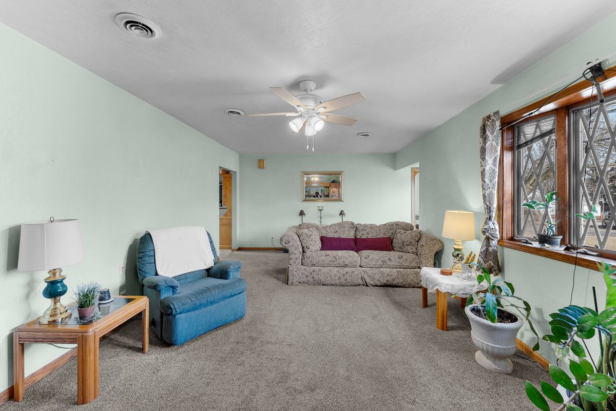 303 Jefferson Street, New Boston, IL 61272