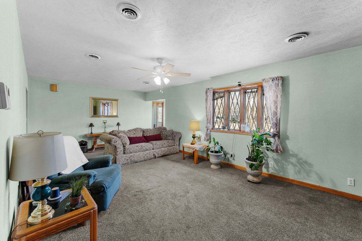 303 Jefferson Street, New Boston, IL 61272