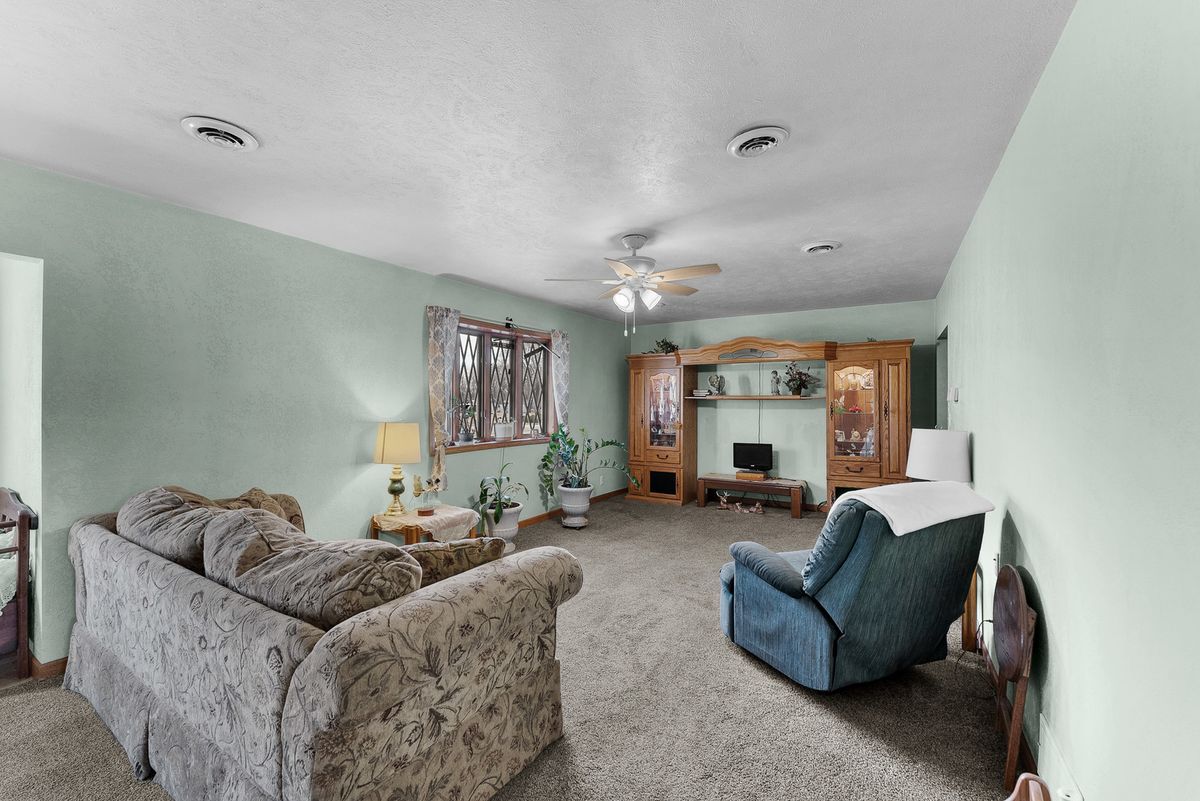 303 Jefferson Street, New Boston, IL 61272
