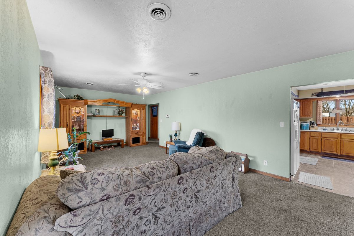 303 Jefferson Street, New Boston, IL 61272