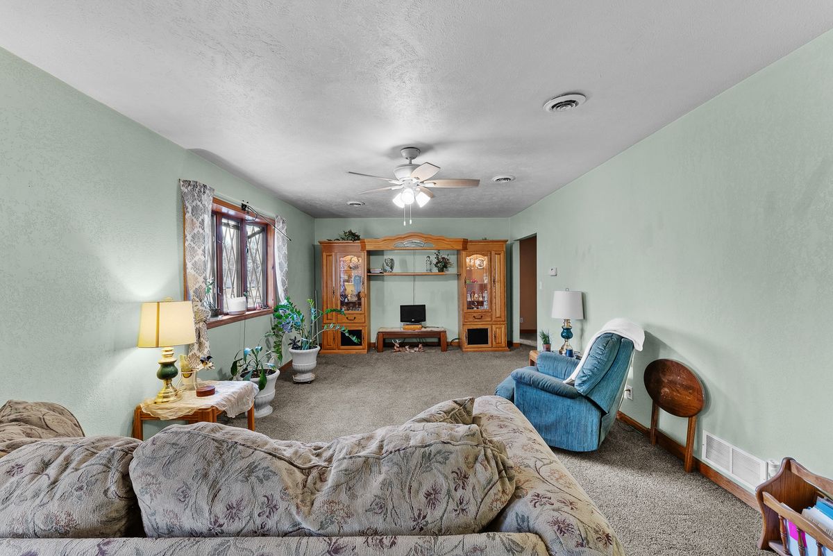 303 Jefferson Street, New Boston, IL 61272