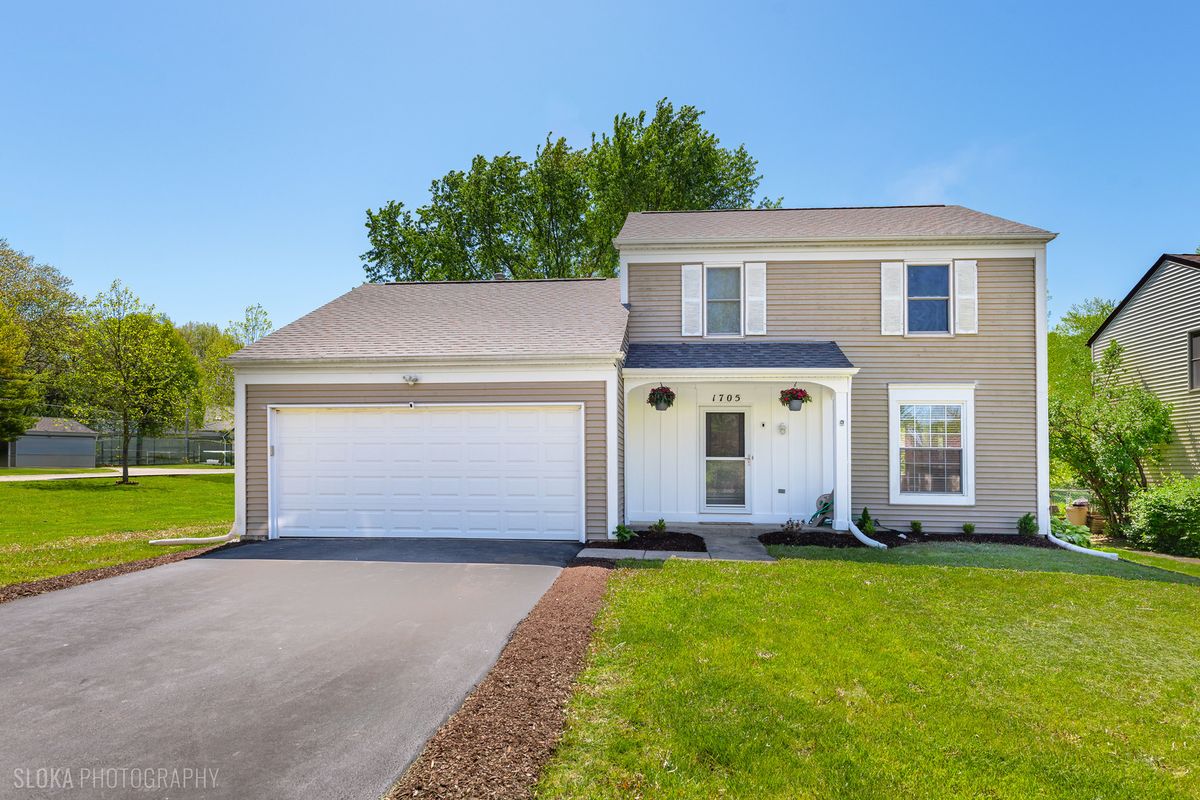 1705 Charles Avenue, Algonquin, IL 60102