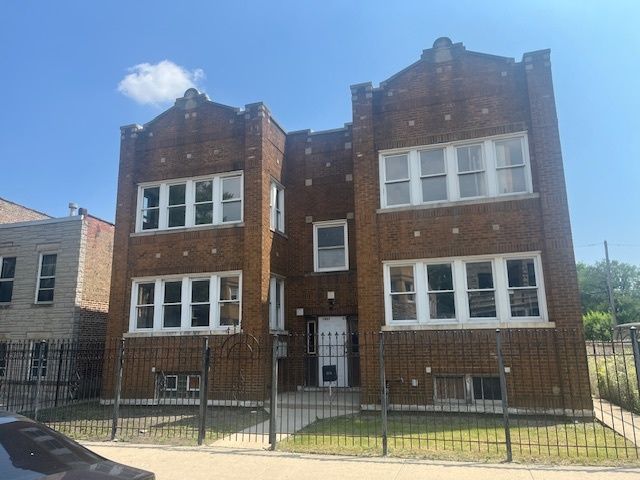 1005 N Springfield Avenue — Chicago, IL 60651