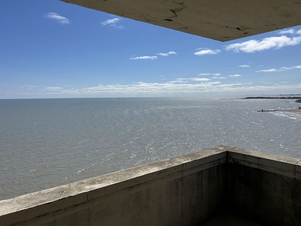 6157 Sheridan Road, Chicago, IL 60660