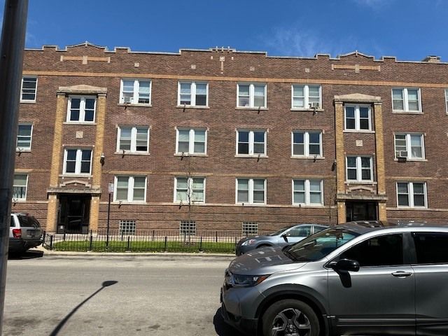 4052 Dickens Avenue, Chicago, IL 60639
