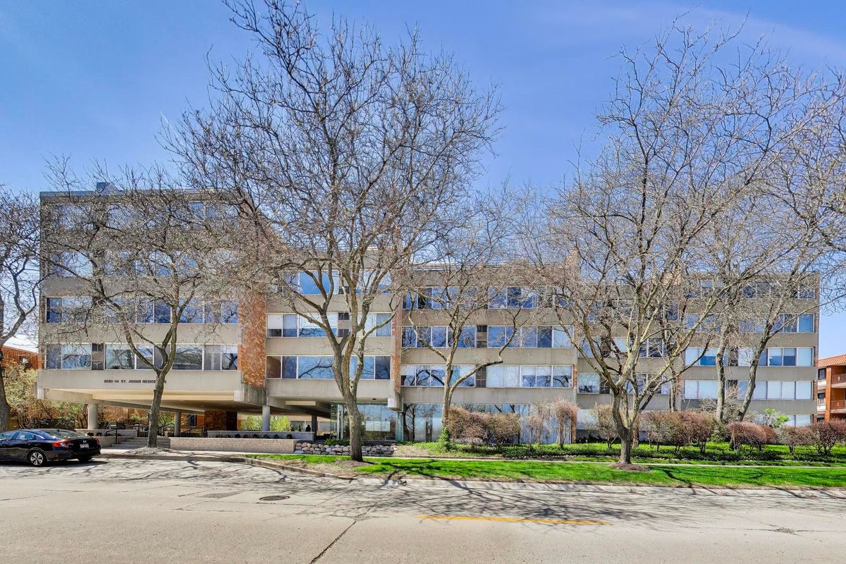 2024 Saint Johns Avenue, Highland Park, IL 60035