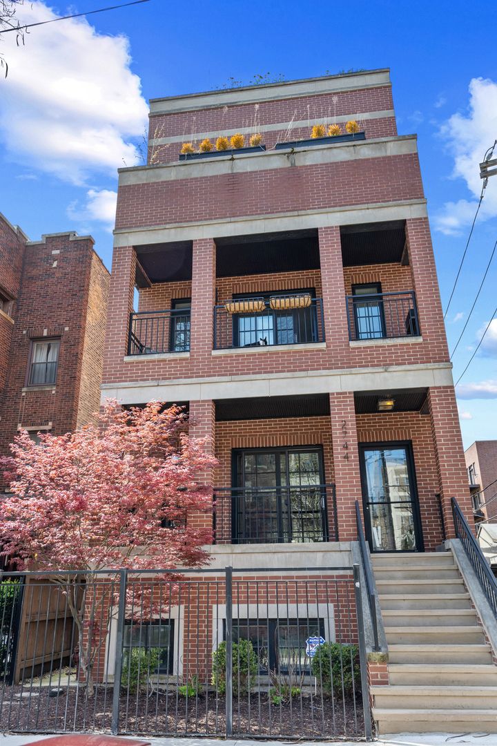 2744 N Mildred Avenue #1 — Chicago, IL 60614