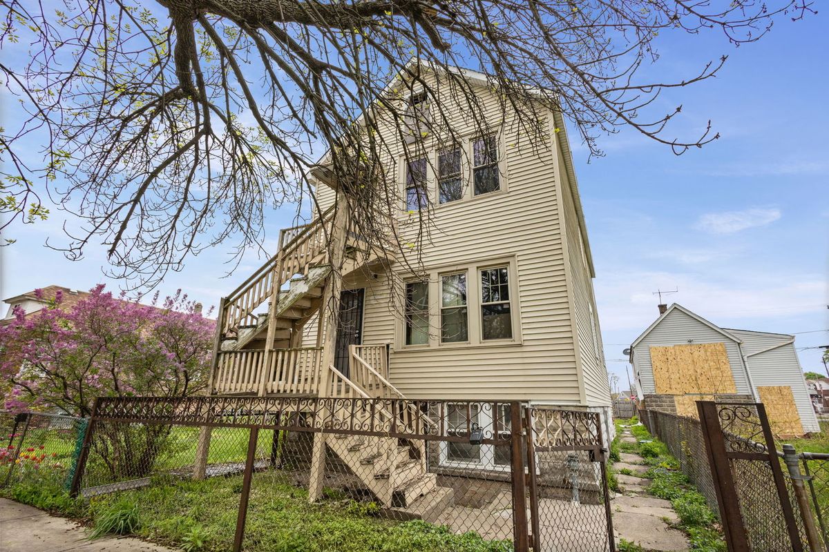 8405 Baltimore Avenue, Chicago, IL 60617