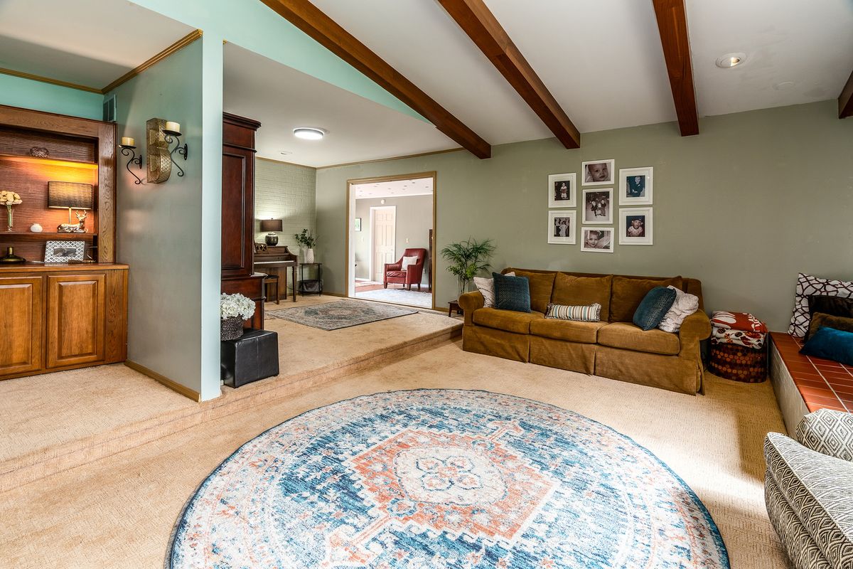 325 Country Club Lane, Harrisburg, IL 62946