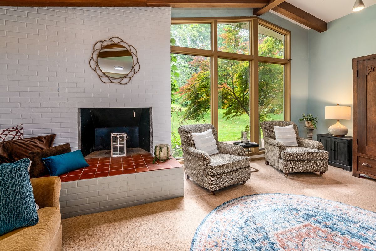 325 Country Club Lane, Harrisburg, IL 62946