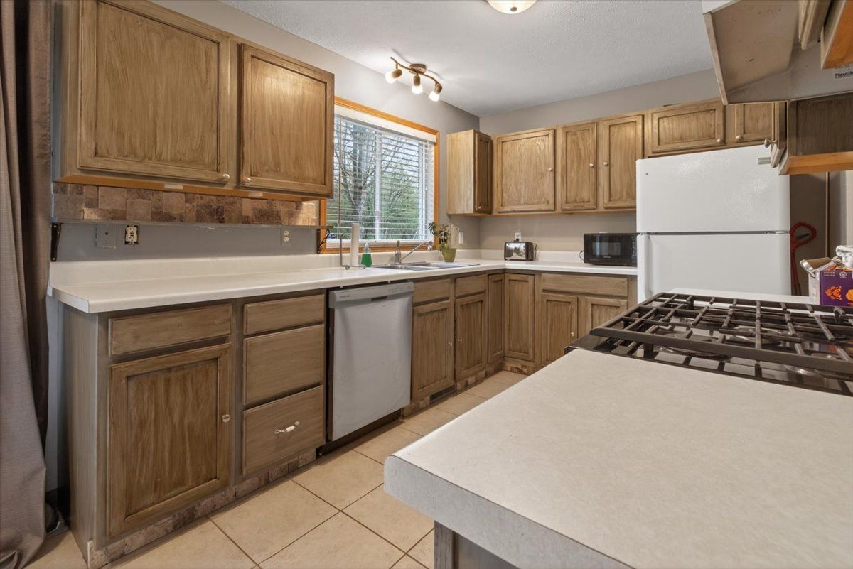 1109 Candlewick Drive, Poplar Grove, IL 61065