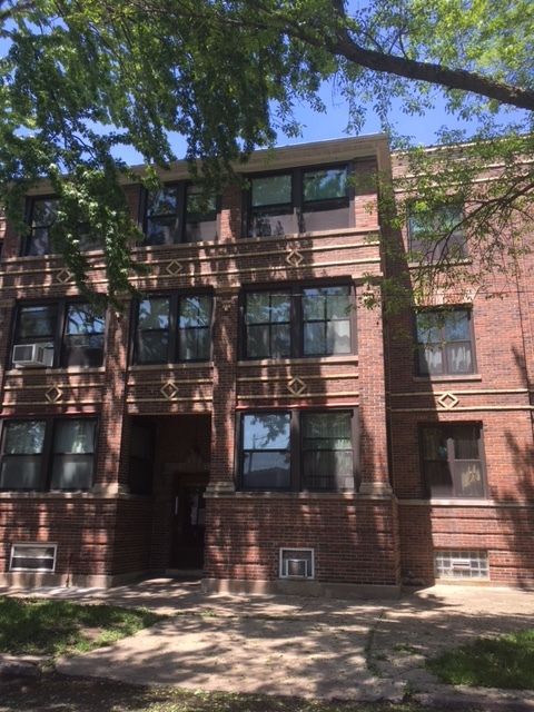 2204 W Berteau Avenue #1 — Chicago, IL 60618