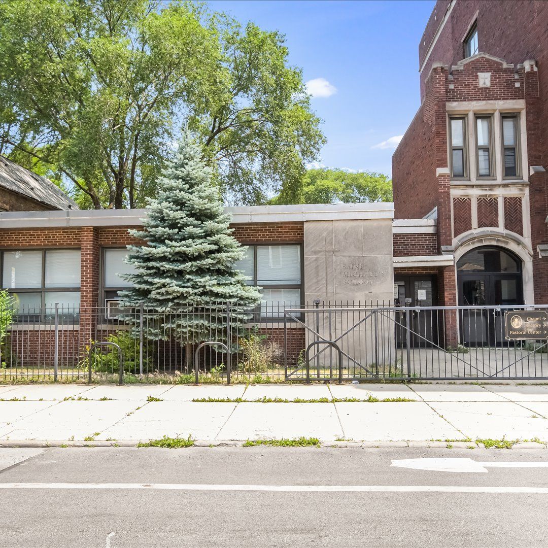 8231 S South Shore Drive — Chicago, IL 60617