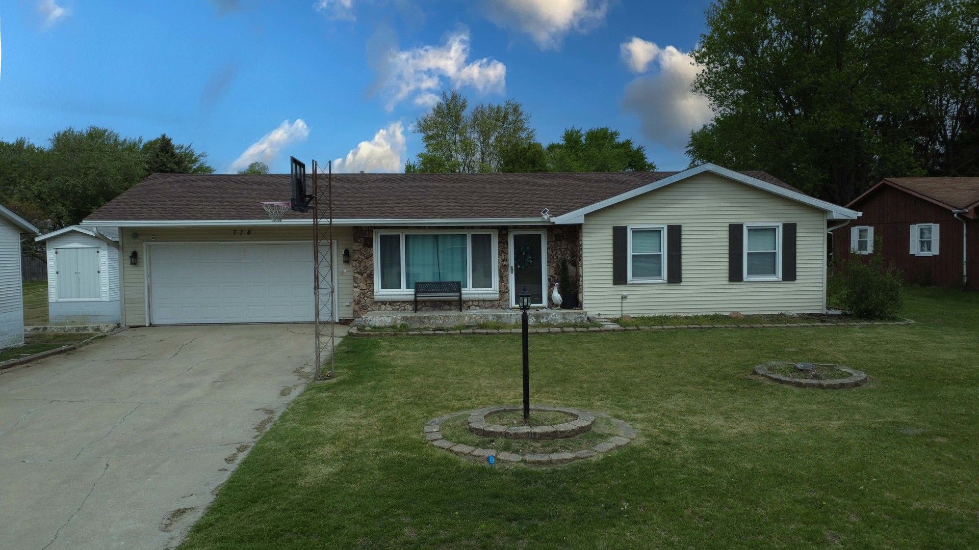 714 E Rosewood Street — Watseka, IL 60970
