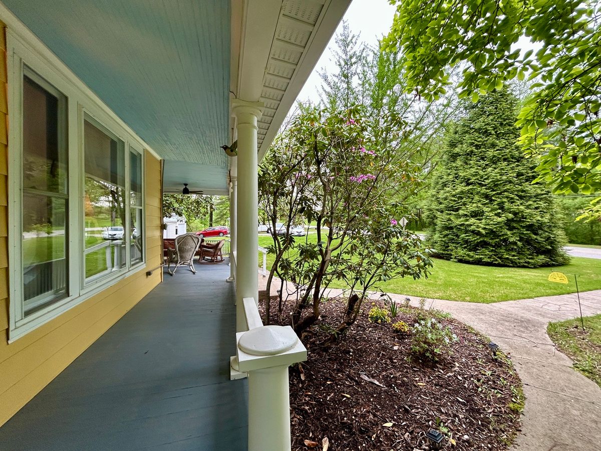 7695 Old Highway 51 N, Cobden, IL 62920