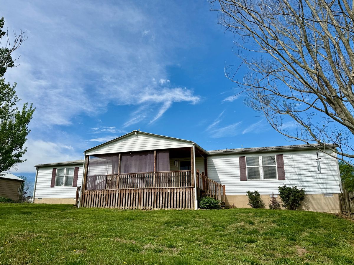 2025 Central Hill Road, Grantsburg, IL 62943