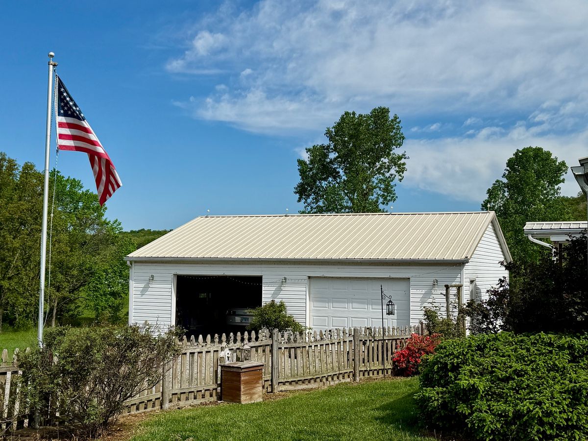 2025 Central Hill Road, Grantsburg, IL 62943