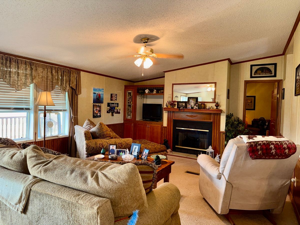 2025 Central Hill Road, Grantsburg, IL 62943