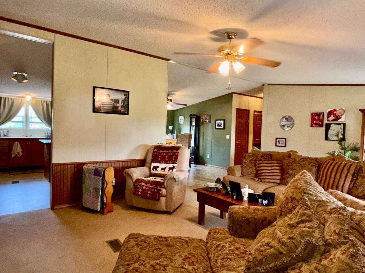 2025 Central Hill Road, Grantsburg, IL 62943