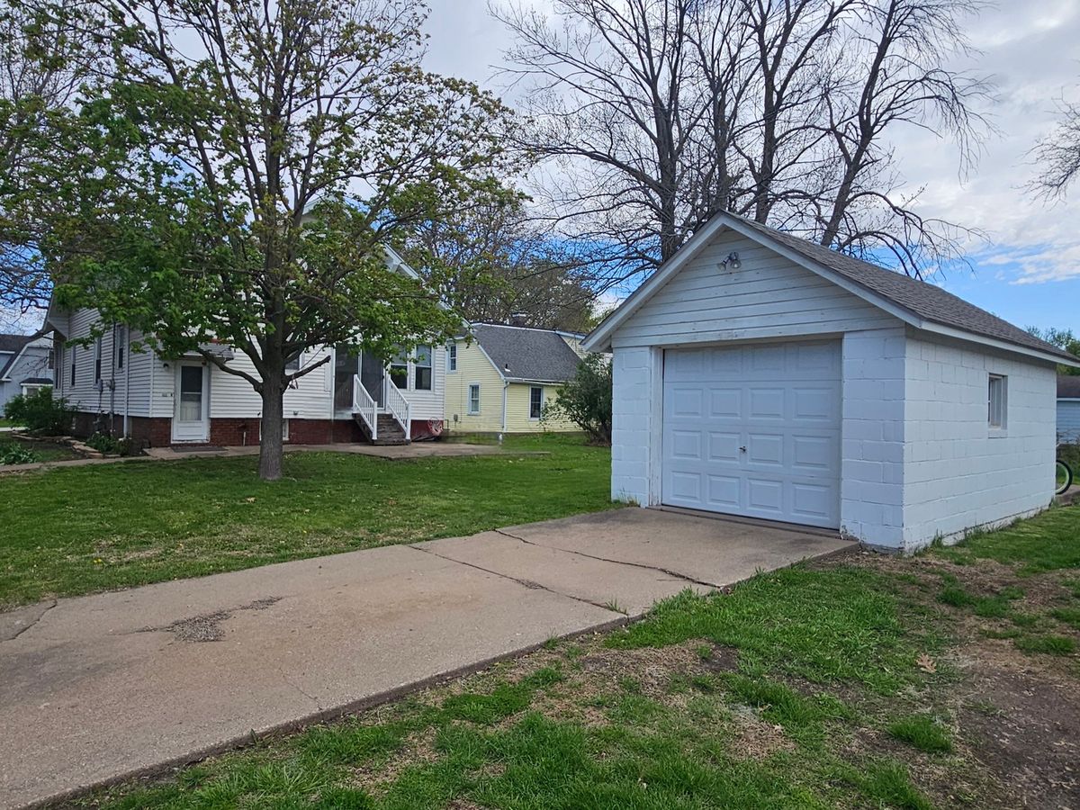 602 NE 2nd Street, Aledo, IL 61231