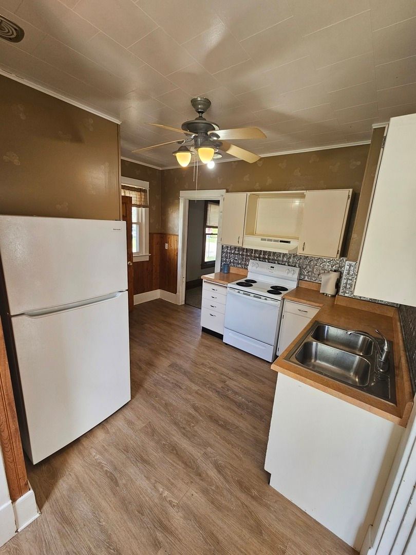602 NE 2nd Street, Aledo, IL 61231