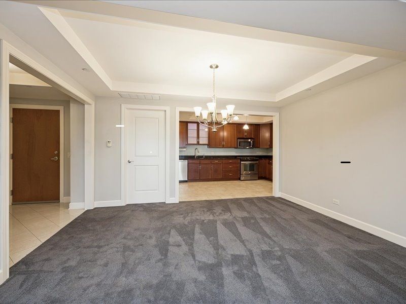 10 E Burlington Street #2J, Riverside, IL 60546