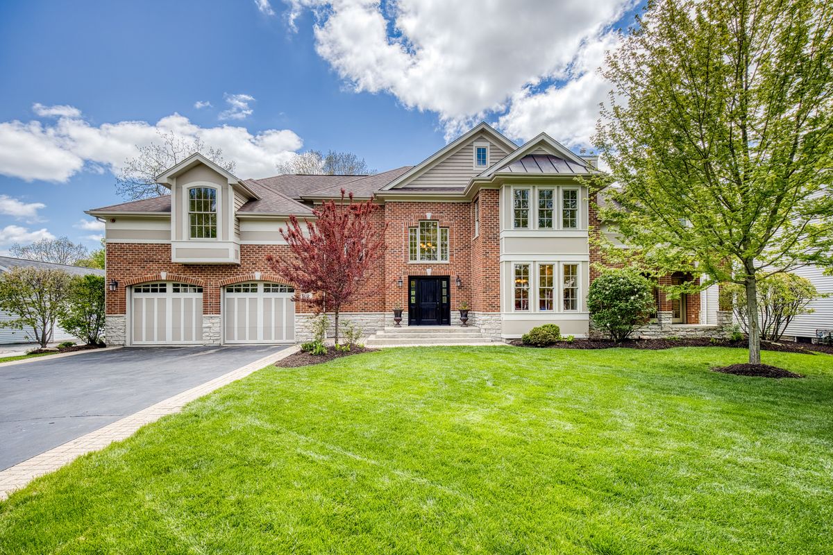 119 Roslyn Road, Barrington, IL 60010