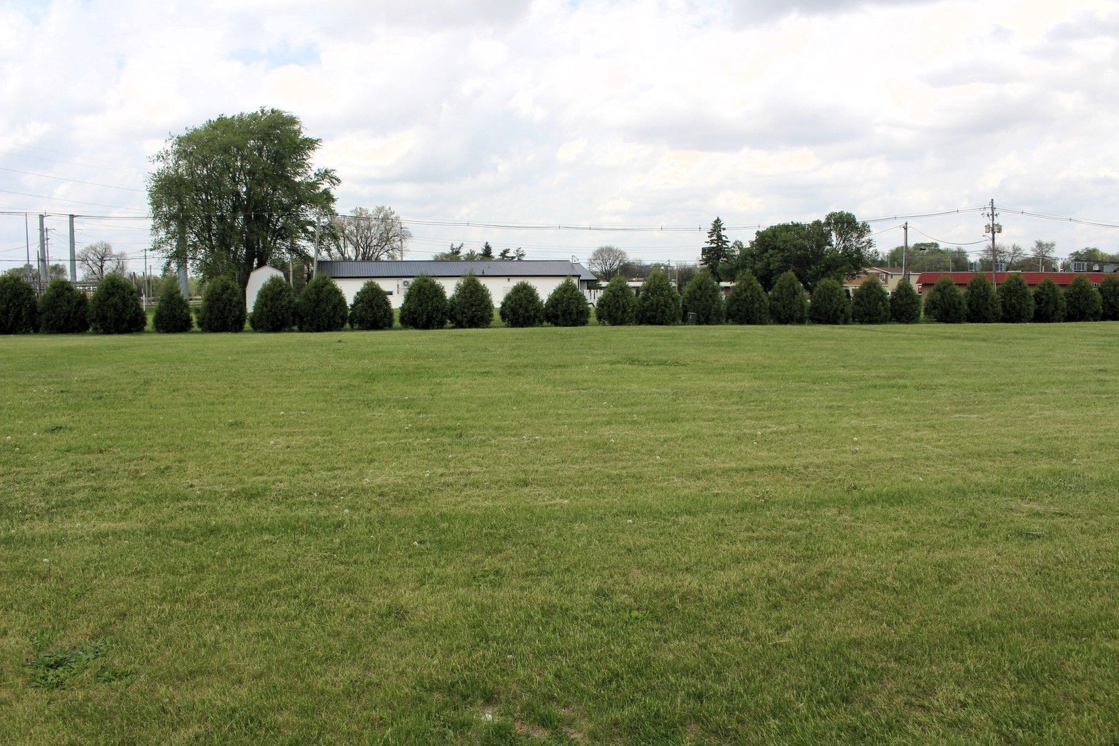 28 Liberty Lane — Clinton, IL 61727