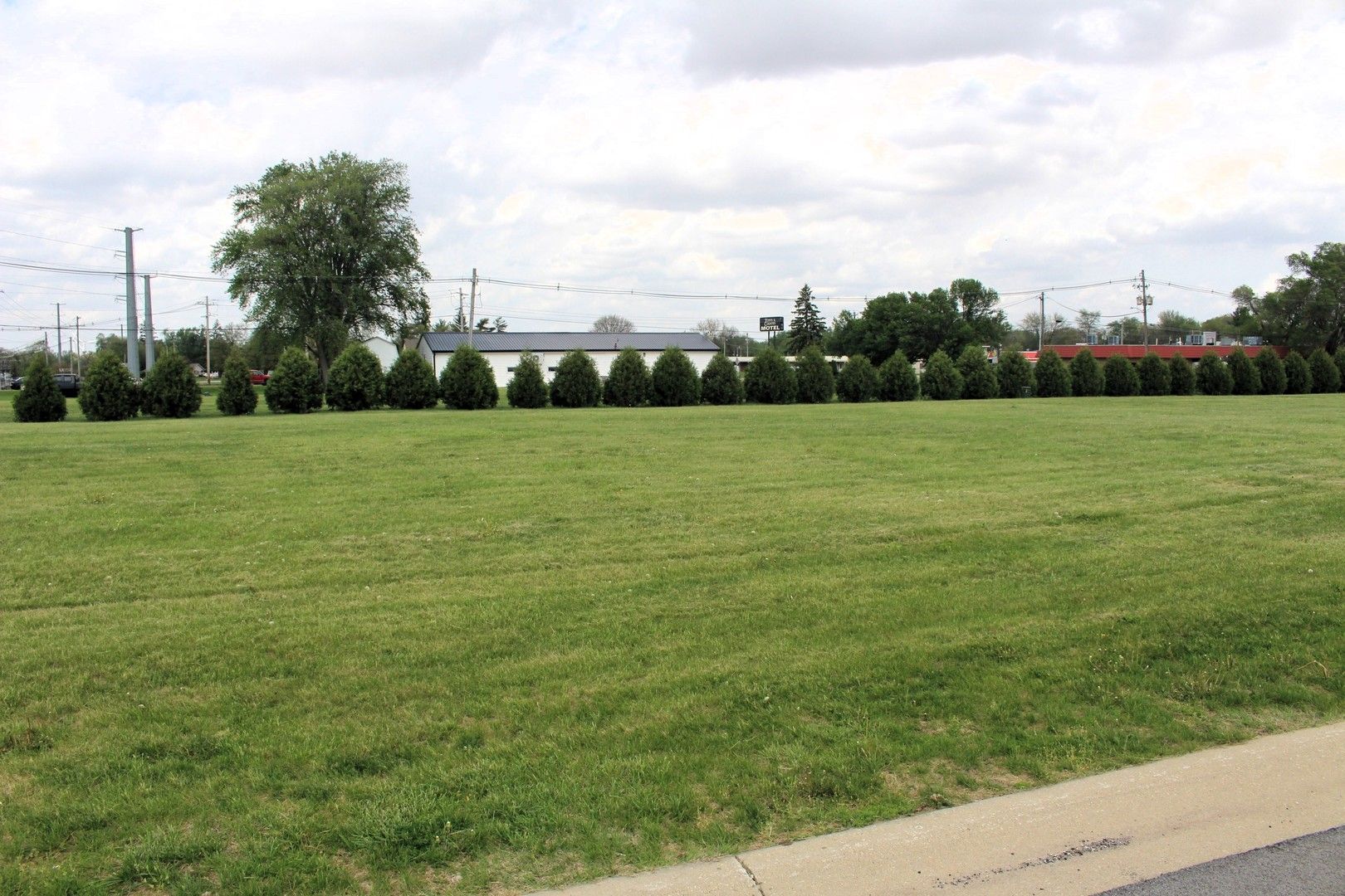 30 Liberty Lane — Clinton, IL 61727