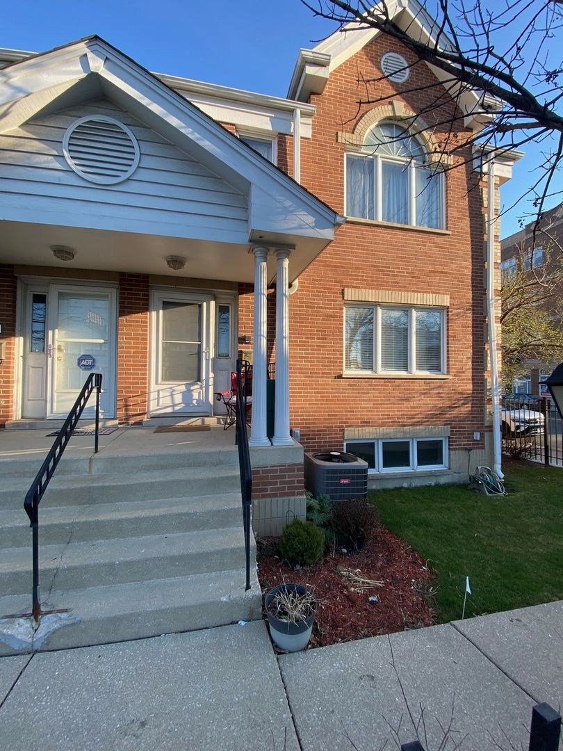 4030 N Pulaski Road #A — Chicago, IL 60641
