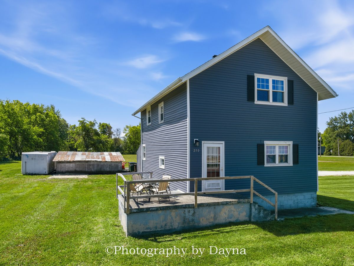 250 Frontage Street, Sheldon, IL 60966