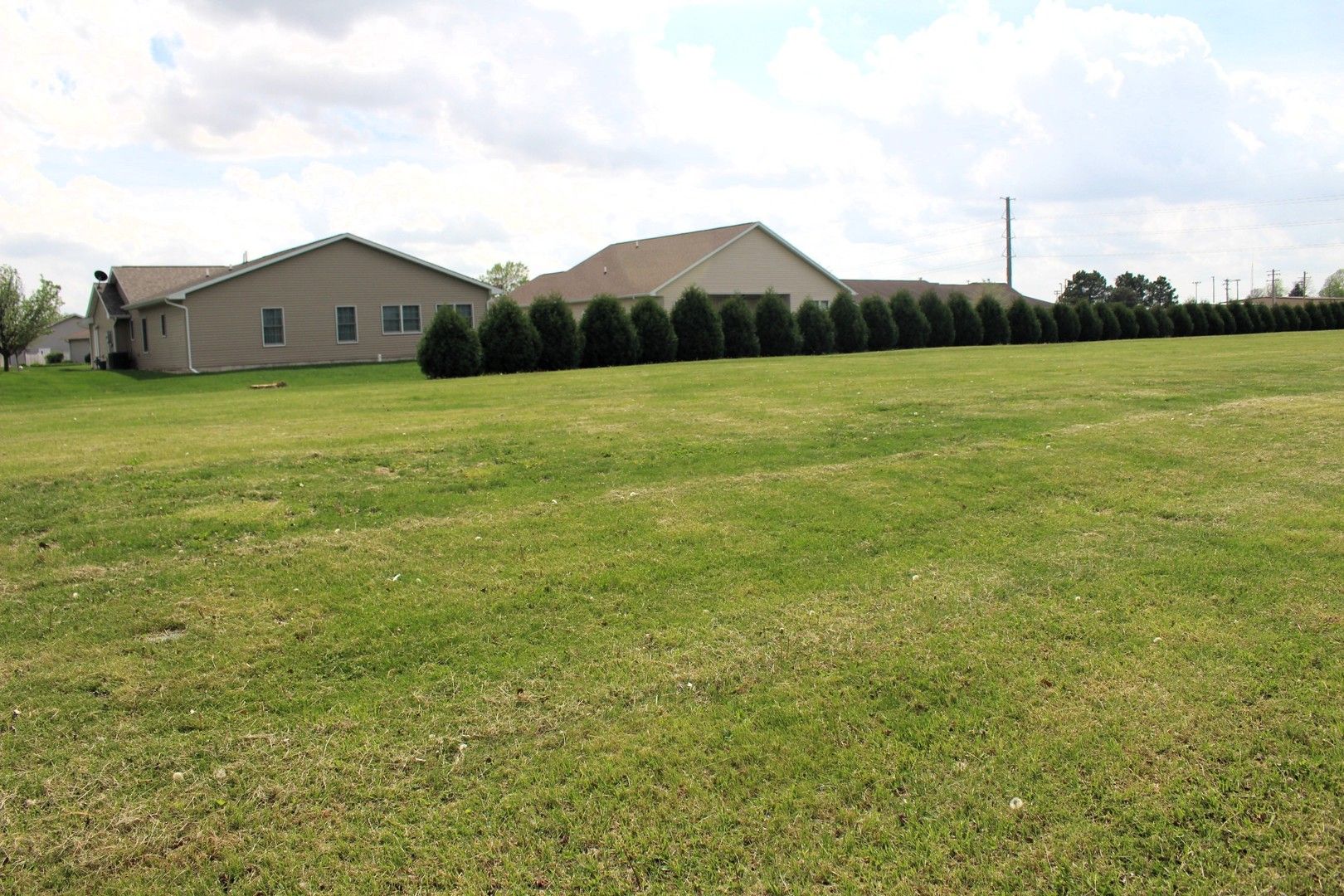 1303 W Leander Street — Clinton, IL 61727