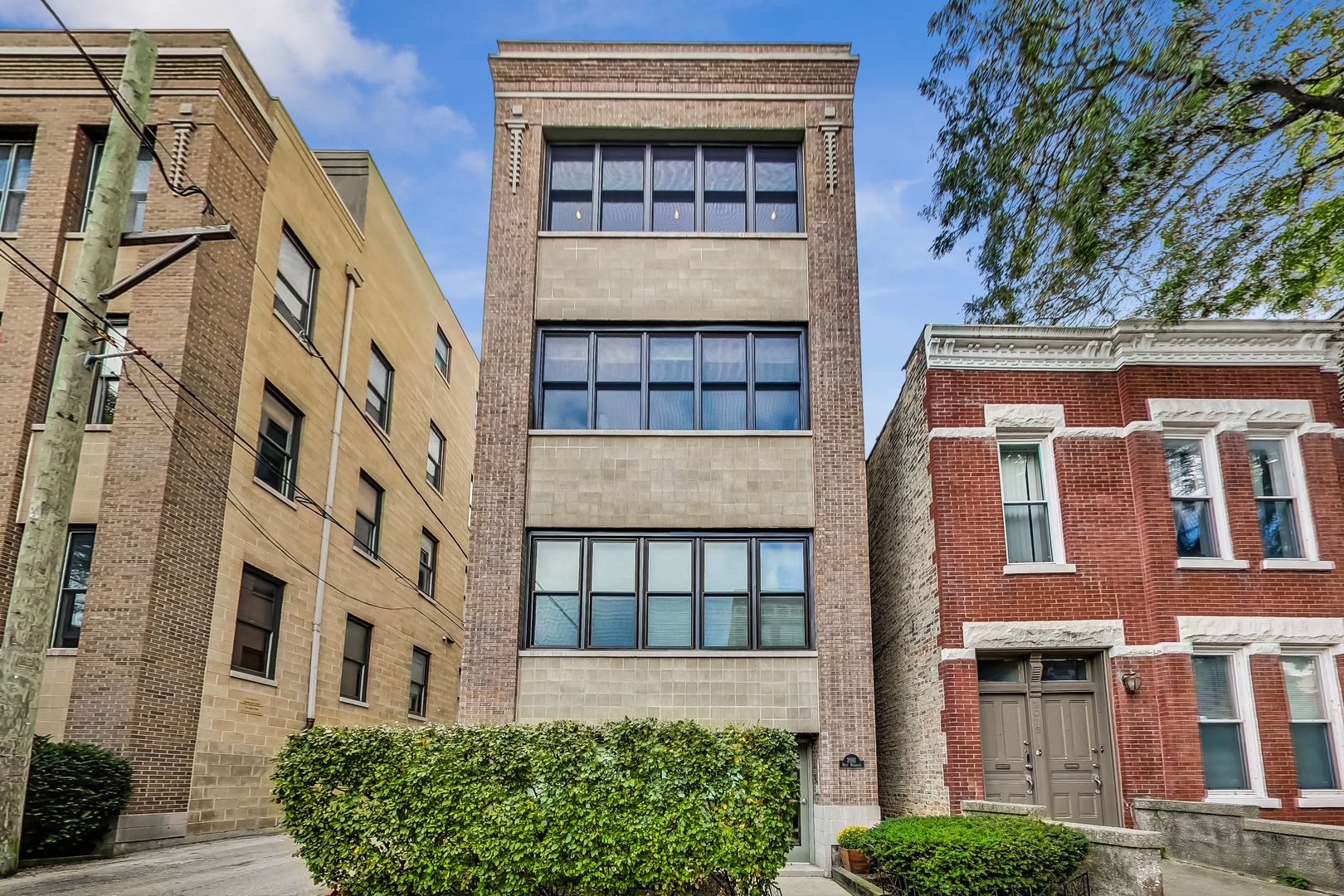 2011 W Wabansia Avenue #3 — Chicago, IL 60647