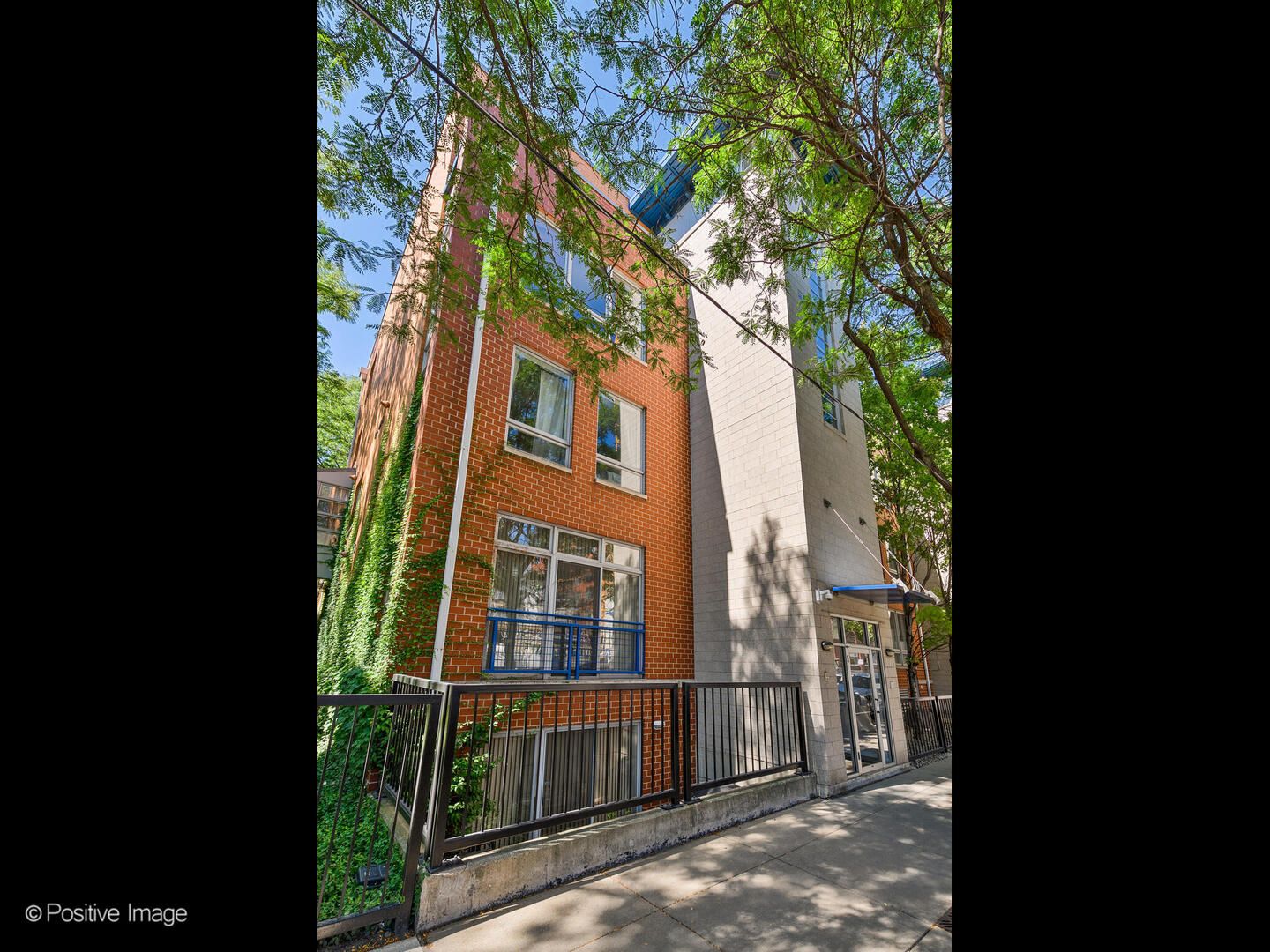 24 N May Street #333 — Chicago, IL 60607