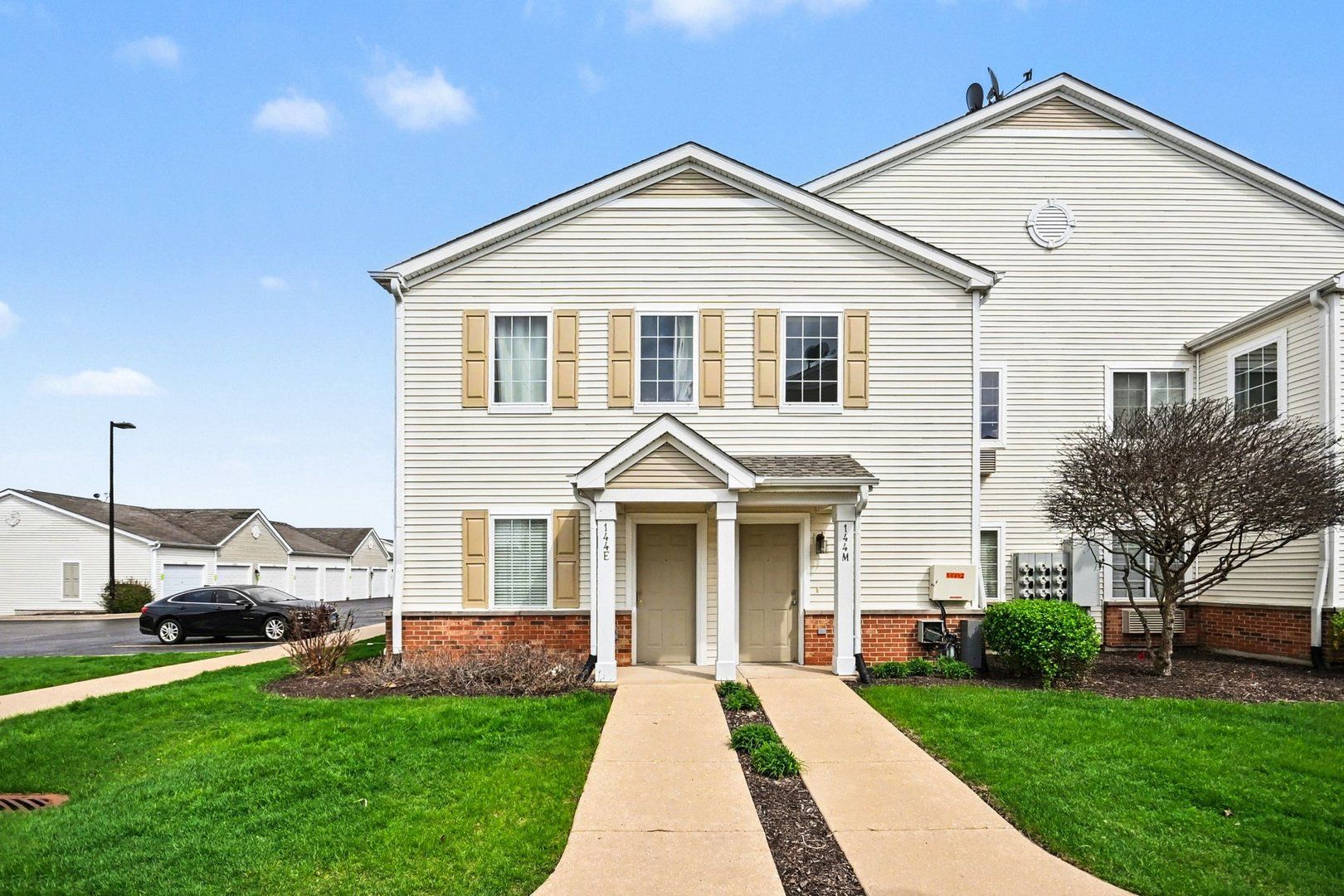 144 Bertram Drive #E — Yorkville, IL 60560