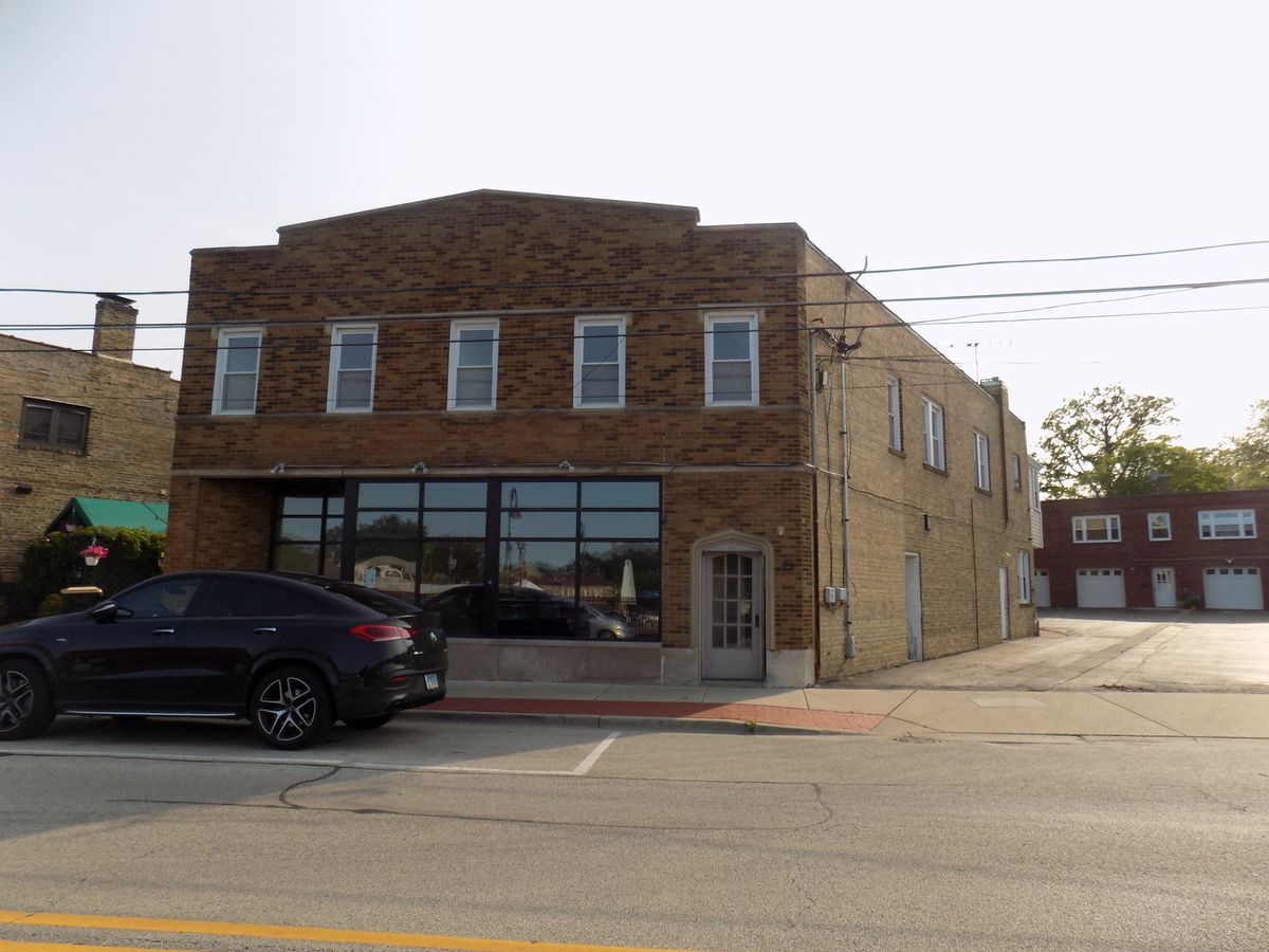 328 Green Bay Road, Highwood, IL 60040