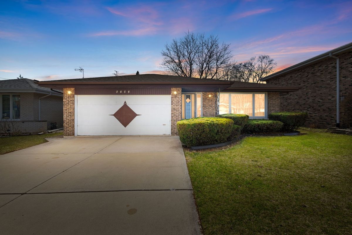 6743 89th Place, Oak Lawn, IL 60453