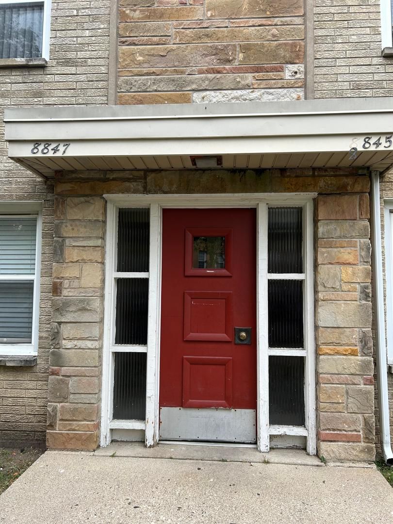 8847 La Crosse Avenue, Skokie, IL 60077
