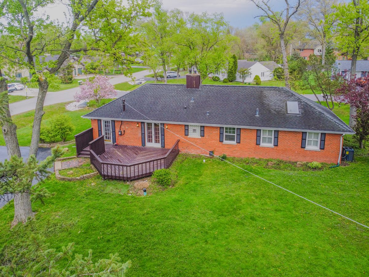 5536 Howard Avenue, La Grange Highlands, IL 60525