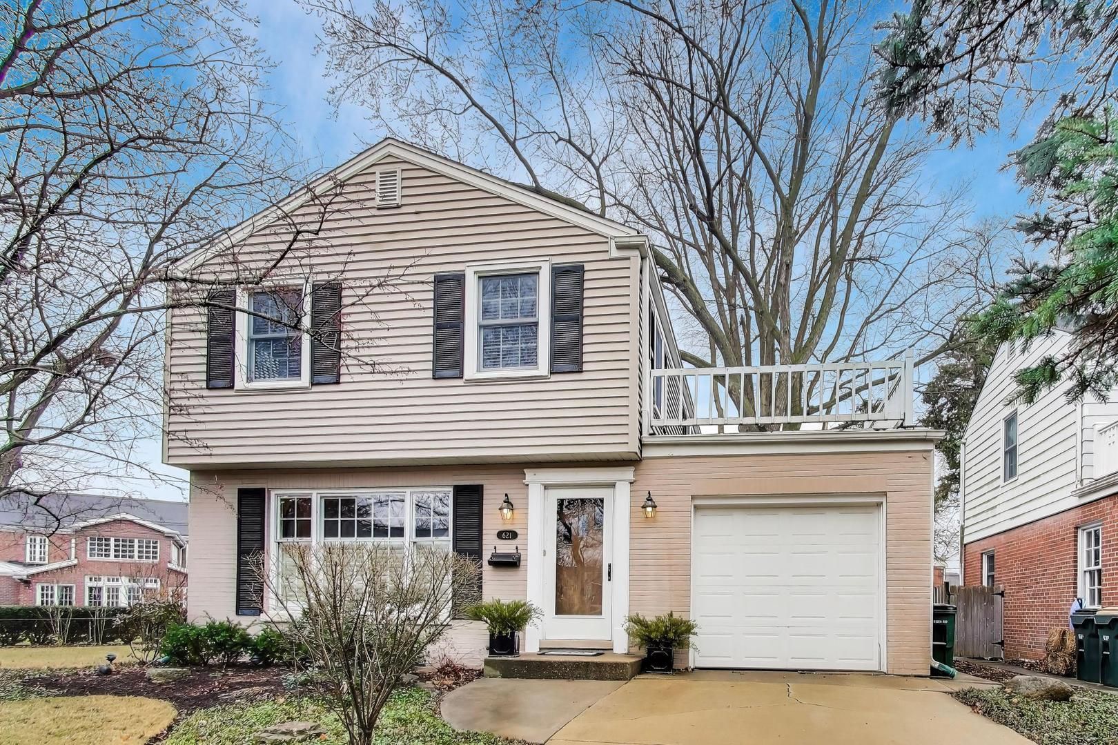 621 E Grove Street — Arlington Heights, IL 60005