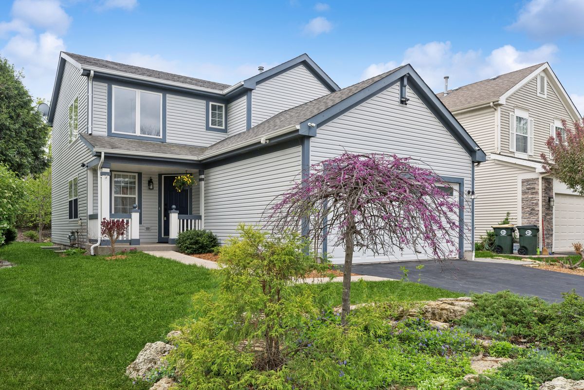 955 Blackburn Drive, Grayslake, IL 60030