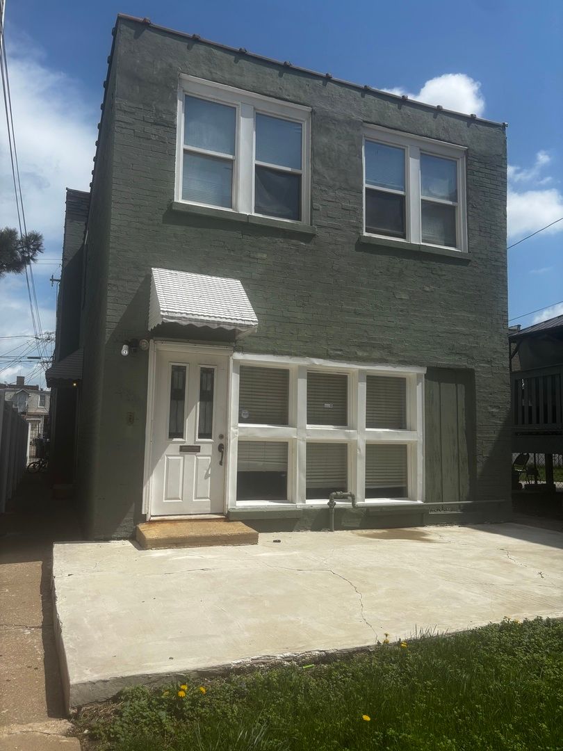 6813 S Wabash Avenue — Chicago, IL 60637