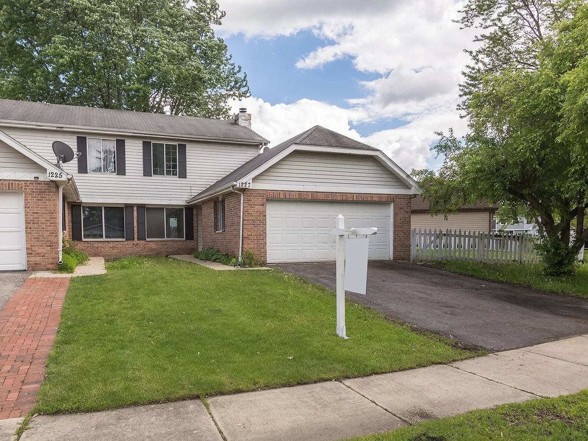 1227 Andover Circle, Aurora, IL 60504