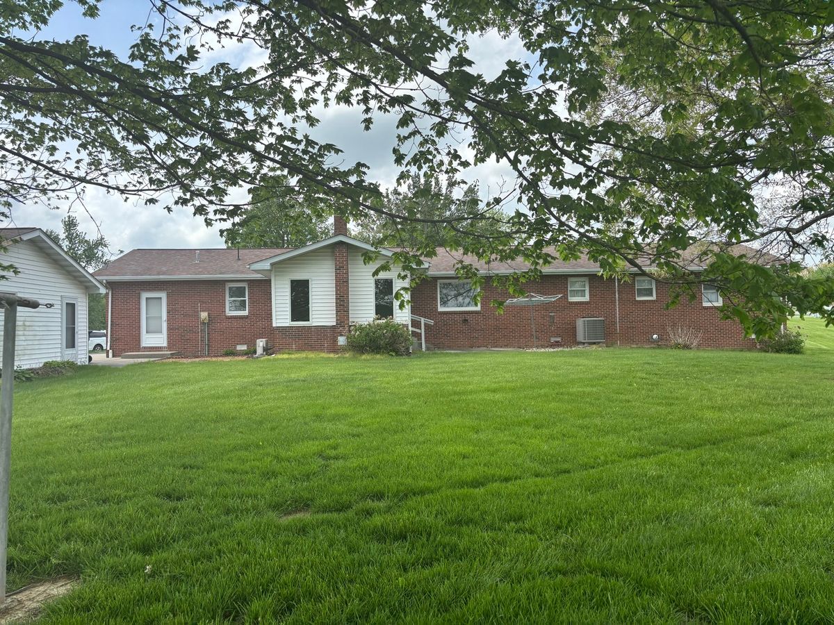 208 Holly Terrace, Anna, IL 62906