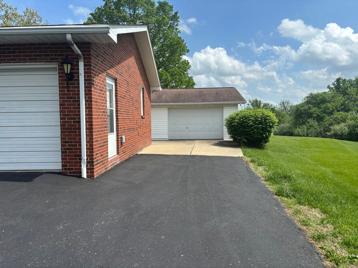 208 Holly Terrace, Anna, IL 62906