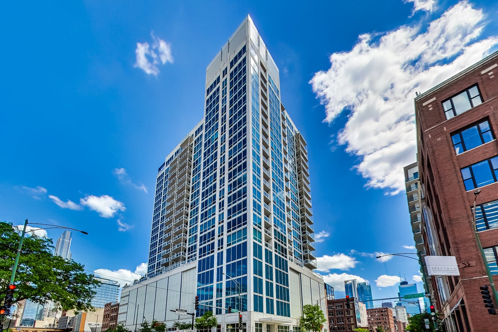 757 N ORLEANS Street #909 — Chicago, IL 60654