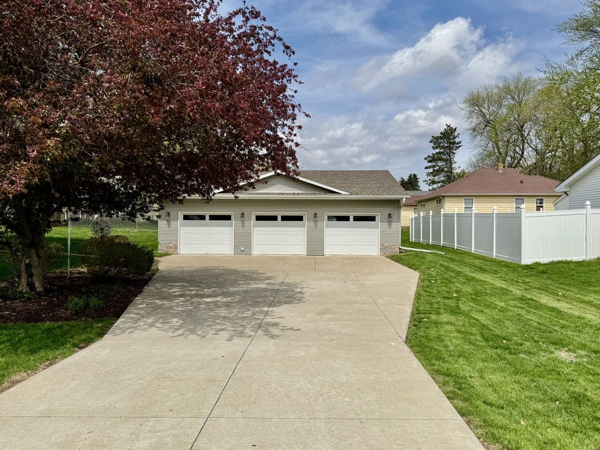 110 SW 7th Street, Galva, IL 61434