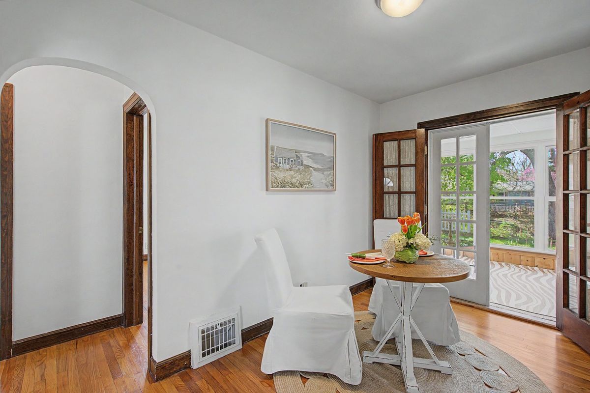 2163 10th Street Place, East Moline, IL 61244