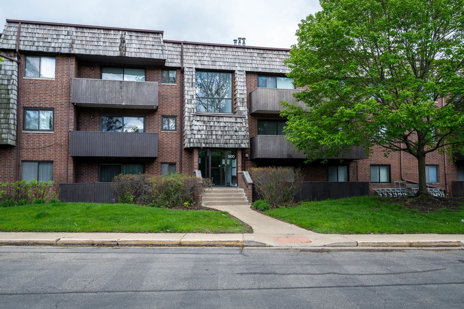 500 Timber Ridge Drive #202A — Carol Stream, IL 60188