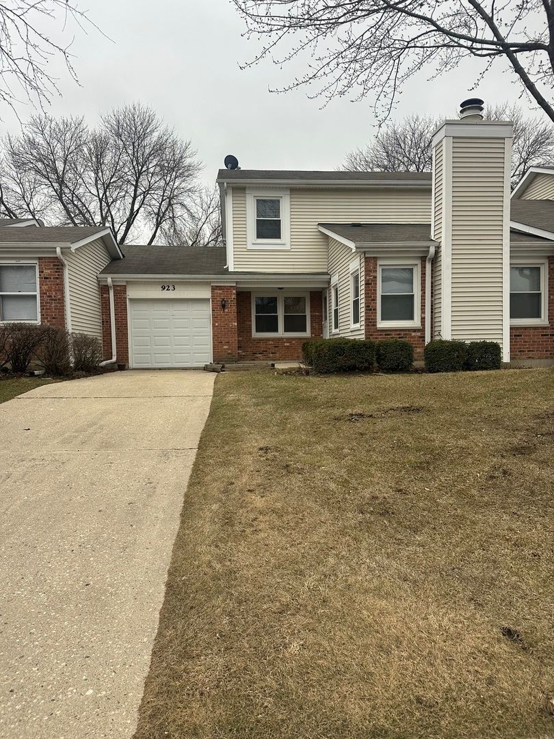 923 Daniels Court — Schaumburg, IL 60194